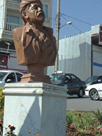 نصب و رونمایی از تندیس نماد رنج و مقاومت در سردشت