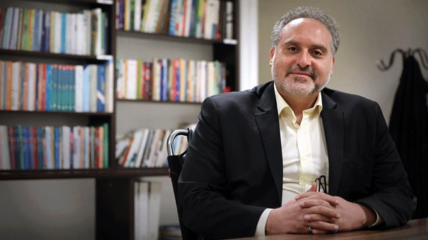 دلخوش نه به روسیم نه چین، بلکه ملولیم / از مکر و فزون خواهی تگزاسی مغرب دلخوش نه به روسیم نه چین، بلکه ملولیم / از مکر و فزون خواهی تگزاسی مغرب