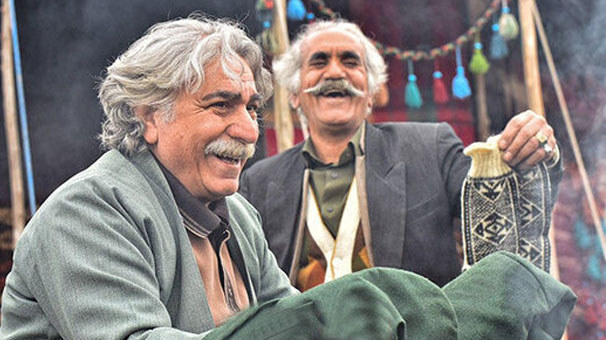 خنده توام با تامل در «نون خ» خنده توام با تامل در «نون خ»