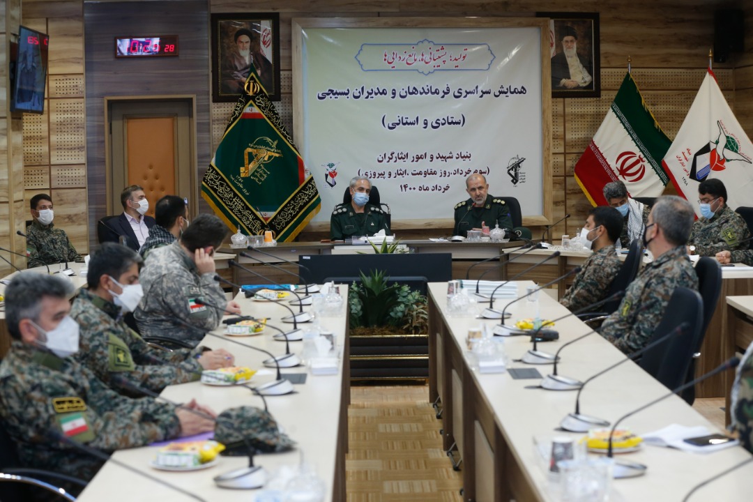 بیش از ۲۰۰ هزار شهید برای نگهداشت این کشور و انقلاب تقدیم شده است