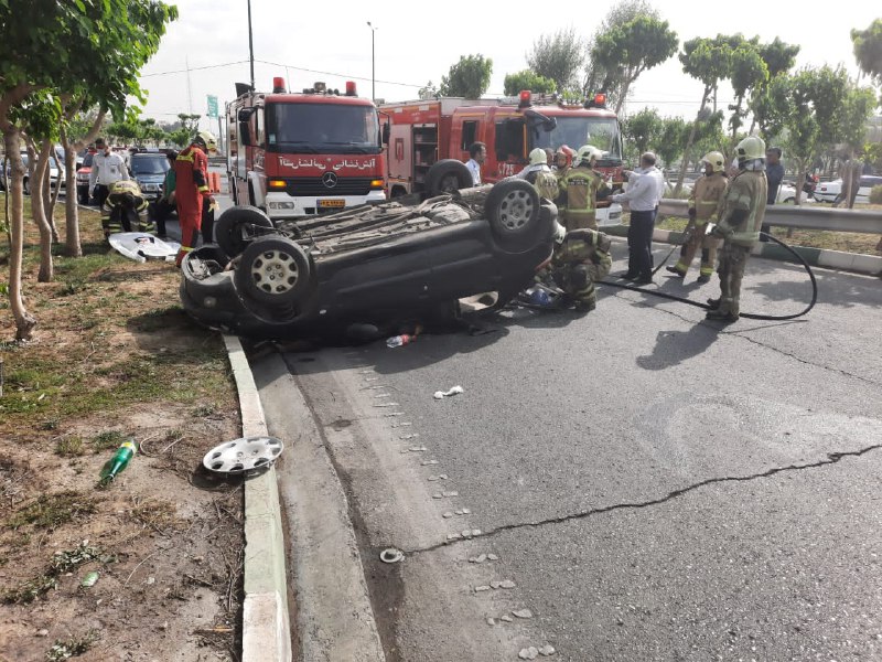 واژگونی مرگبار خودرو در بزرگراه شهید کاظمی واژگونی مرگبار خودرو در بزرگراه شهید کاظمی