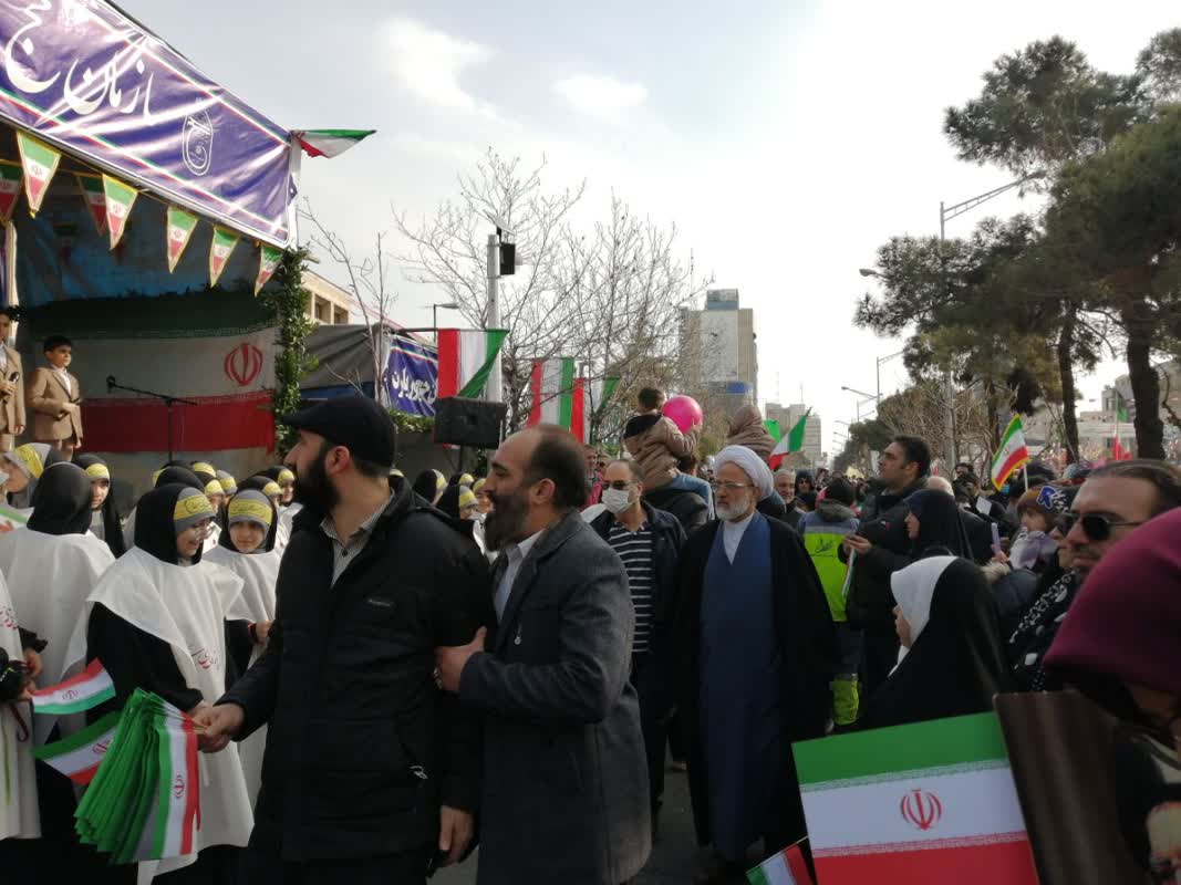 تصاویر به یادماندنی از  حماسه آفرینی مردم در جشن انقلاب 1401