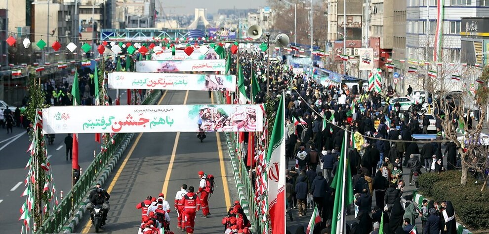 تصاویر به یادماندنی از  حماسه آفرینی مردم در جشن انقلاب 1401