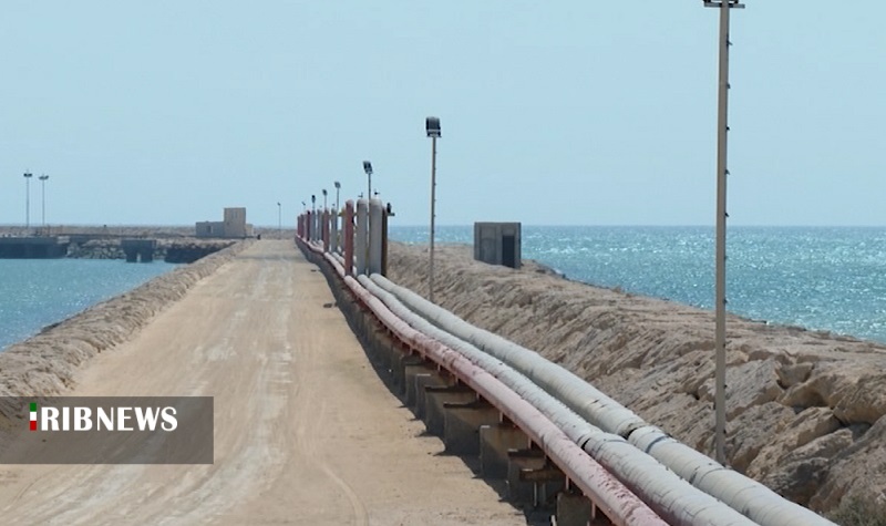 بهره برداری از طرح سوخت رسانی به کشتی ها در جزیره قشم بهره برداری از طرح سوخت رسانی به کشتی ها در جزیره قشم