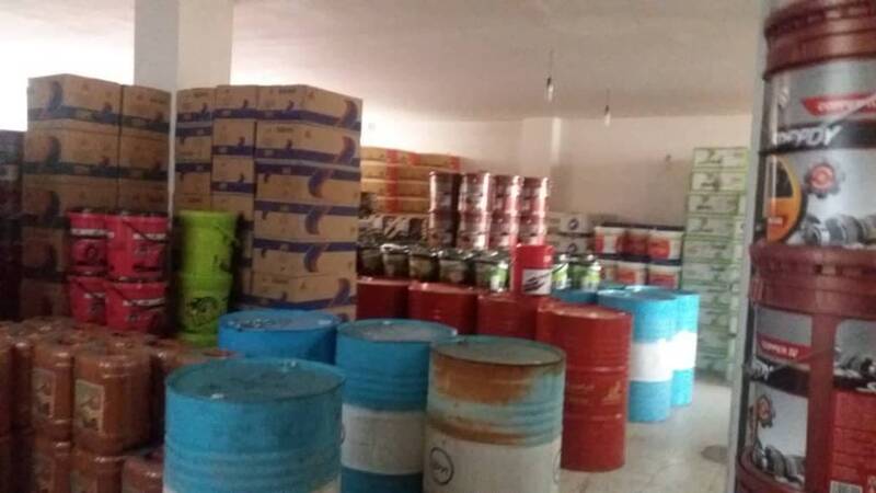 کشف ۱۶۰ هزار لیتر روغن موتور احتکار شده در اصفهان