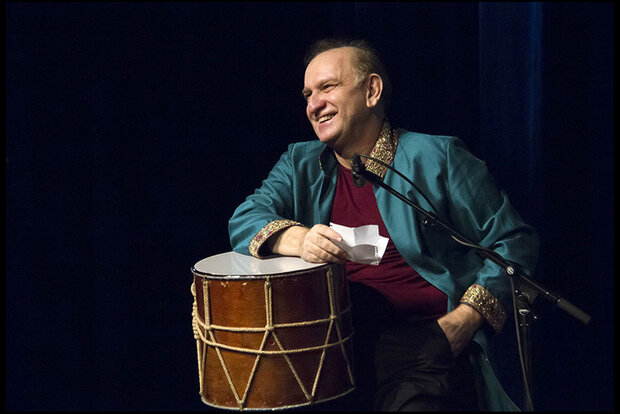 اعطای نشان درجه یک هنری به وحید اسداللهی