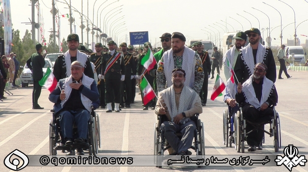 رژه نیرو‌های مسلح قم در نخستین روز از هفته دفاع مقدس