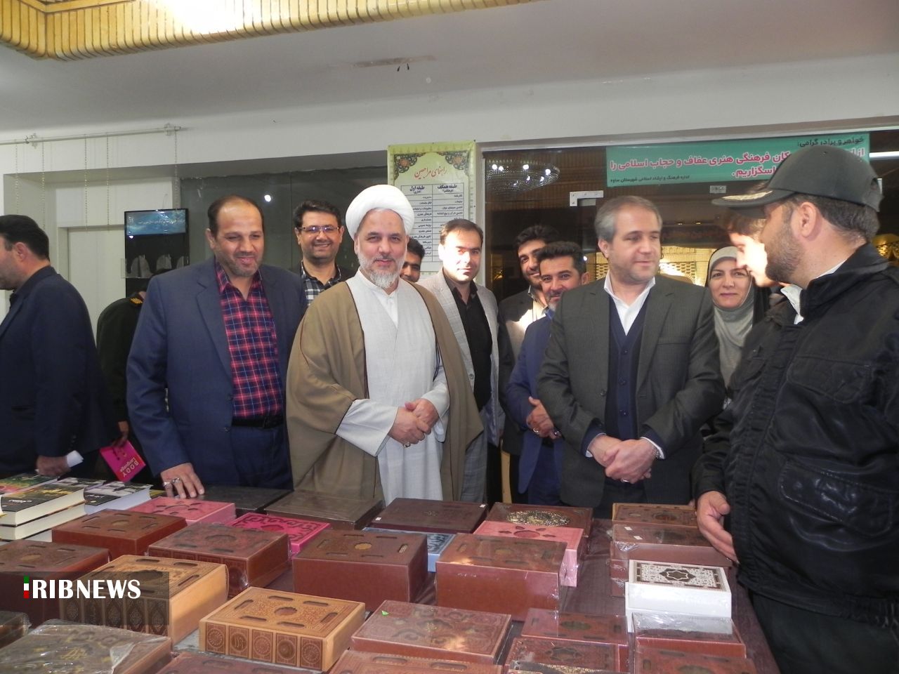 نمایشگاه کتاب در ساوه نمایشگاه کتاب در ساوه