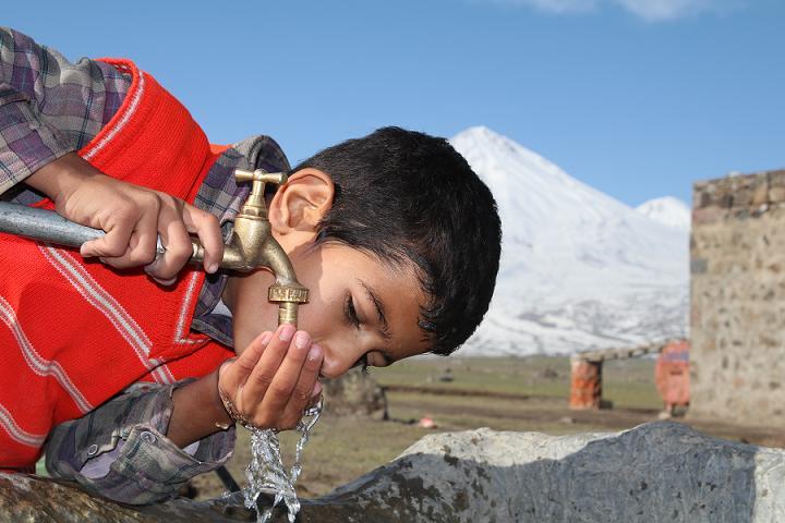 بهره مندی بیش از ۸۶ درصدروستائیان آذربایجان غربی از آب سالم