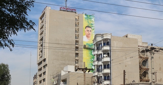 خودنمایی چهره شهدای مدافع سلامت بر دیوارهای اهواز خودنمایی چهره شهدای مدافع سلامت بر دیوارهای اهواز