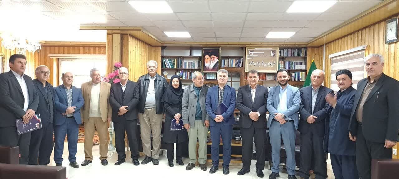 تجلیل فرماندار شهرستان اشنویه از هیأت اجرایی و نظارت انتخابات تجلیل فرماندار شهرستان اشنویه از هیأت اجرایی و نظارت انتخابات