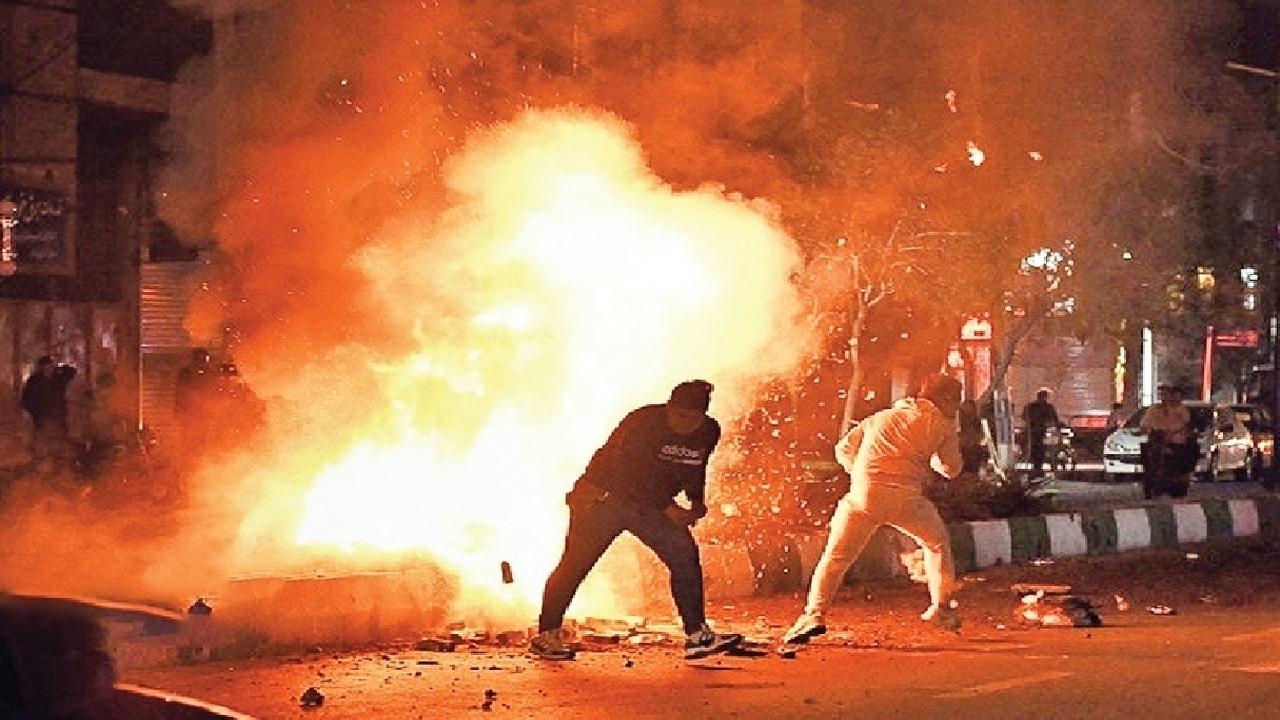 مصدومیت 4۸ تن در حوادث چهارشنبه آخر سال در خوی مصدومیت 4۸ تن در حوادث چهارشنبه آخر سال در خوی