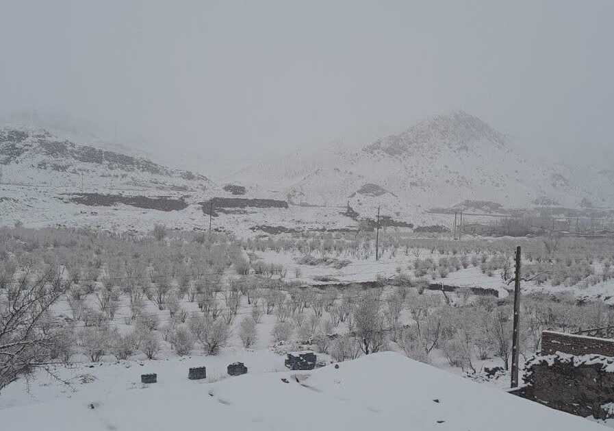 روز برفی در روستای پیرانج