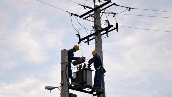 گزارشی از توسعه و بهینه سازی شبكه توزیع برق شهرستان جعفرآباد