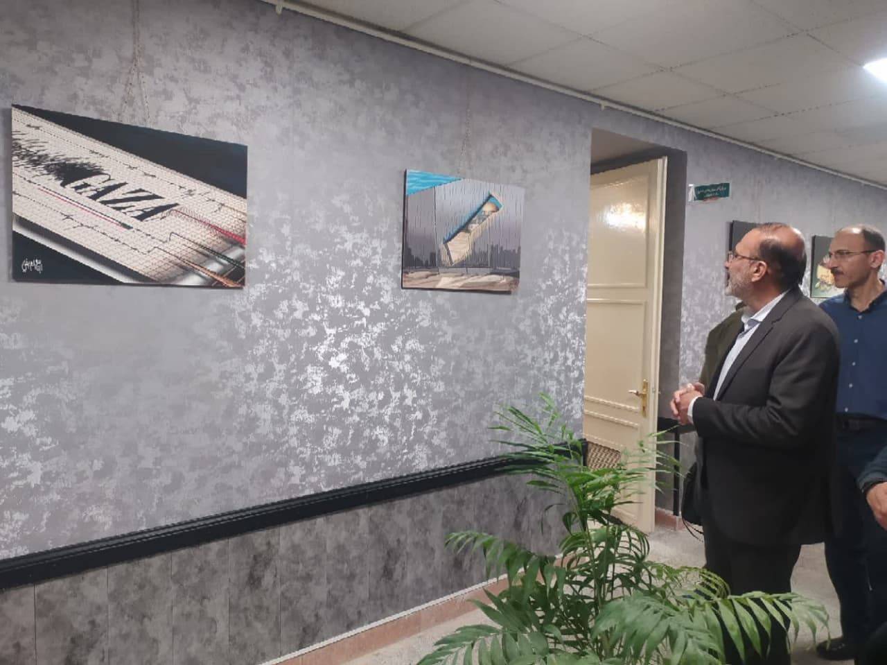 افتتاح نمایشگاه آثار هنری «طوفان الاقصی» در دانشگاه تهران