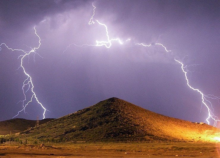 نکات ایمنی برای جلوگیری از حوادث هنگام بارندگی و صاعقه 