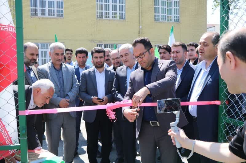 ۸۶ باب زمین چمن مصنوعی در آذربایجانغربی به بهرهبرداری رسید ۸۶ باب زمین چمن مصنوعی در آذربایجانغربی به بهرهبرداری رسید