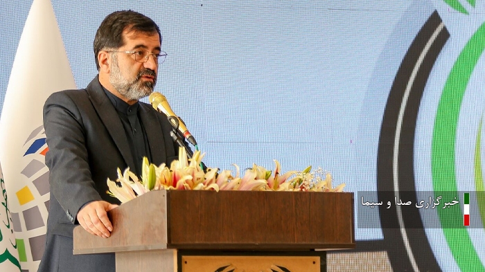 استاندار قم: انجمن کفش استان در صنعت کفش کشور پیشران است استاندار قم: انجمن کفش استان در صنعت کفش کشور پیشران است