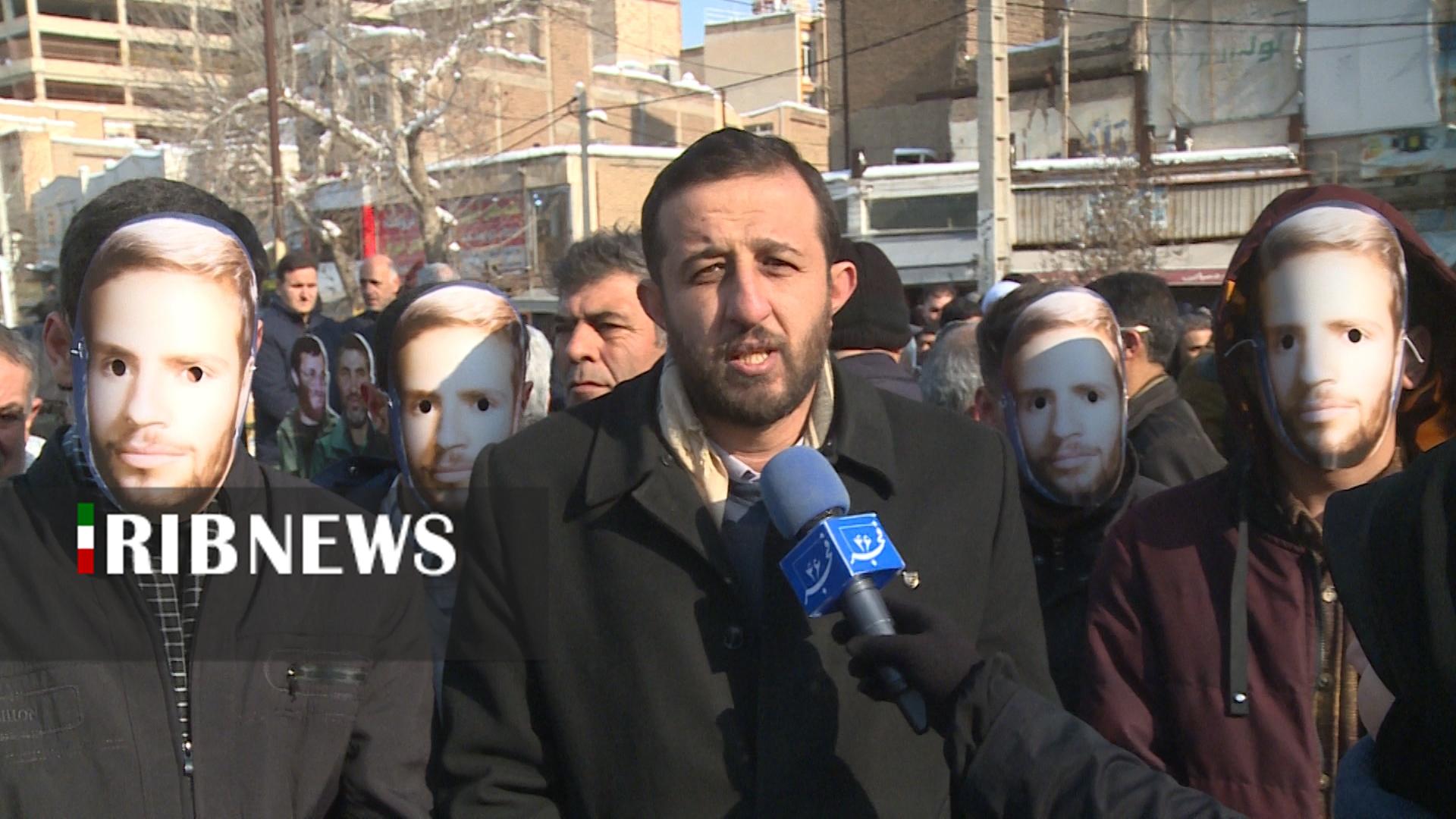 حضور دانش آموزان ارومیهای به نیابت از شهید دانش آموز حضور دانش آموزان ارومیهای به نیابت از شهید دانش آموز