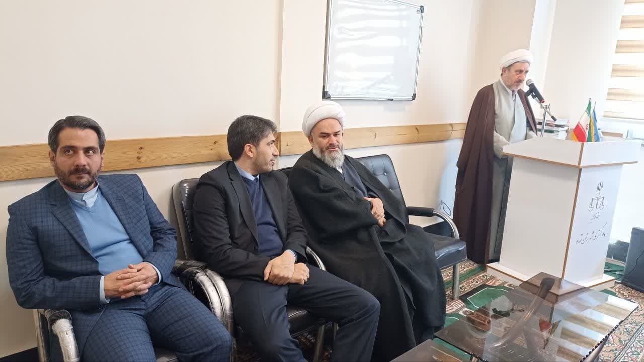 عمل به قانون و اجرای عدالت در راس امور قضایی دارد عمل به قانون و اجرای عدالت در راس امور قضایی دارد