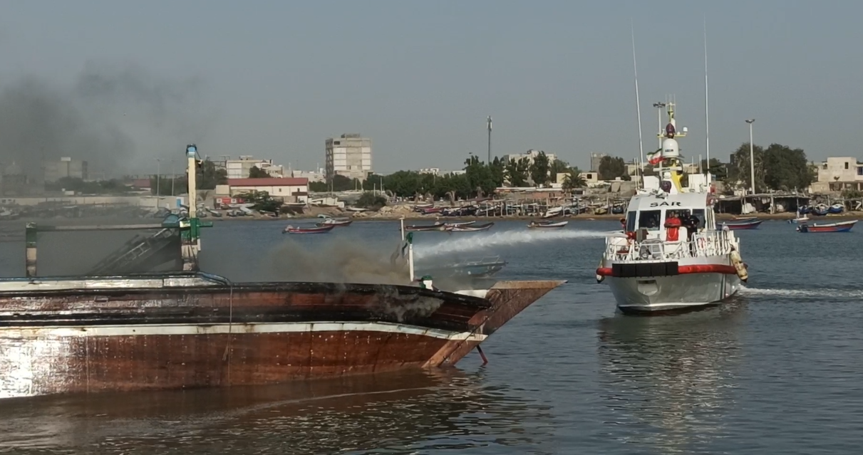 آتش سوزی در لنج صیادی آتش سوزی در لنج صیادی