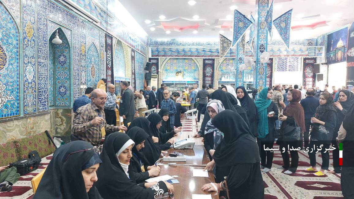 آغاز رای گیری با حضور مردم در شعب خوزستان