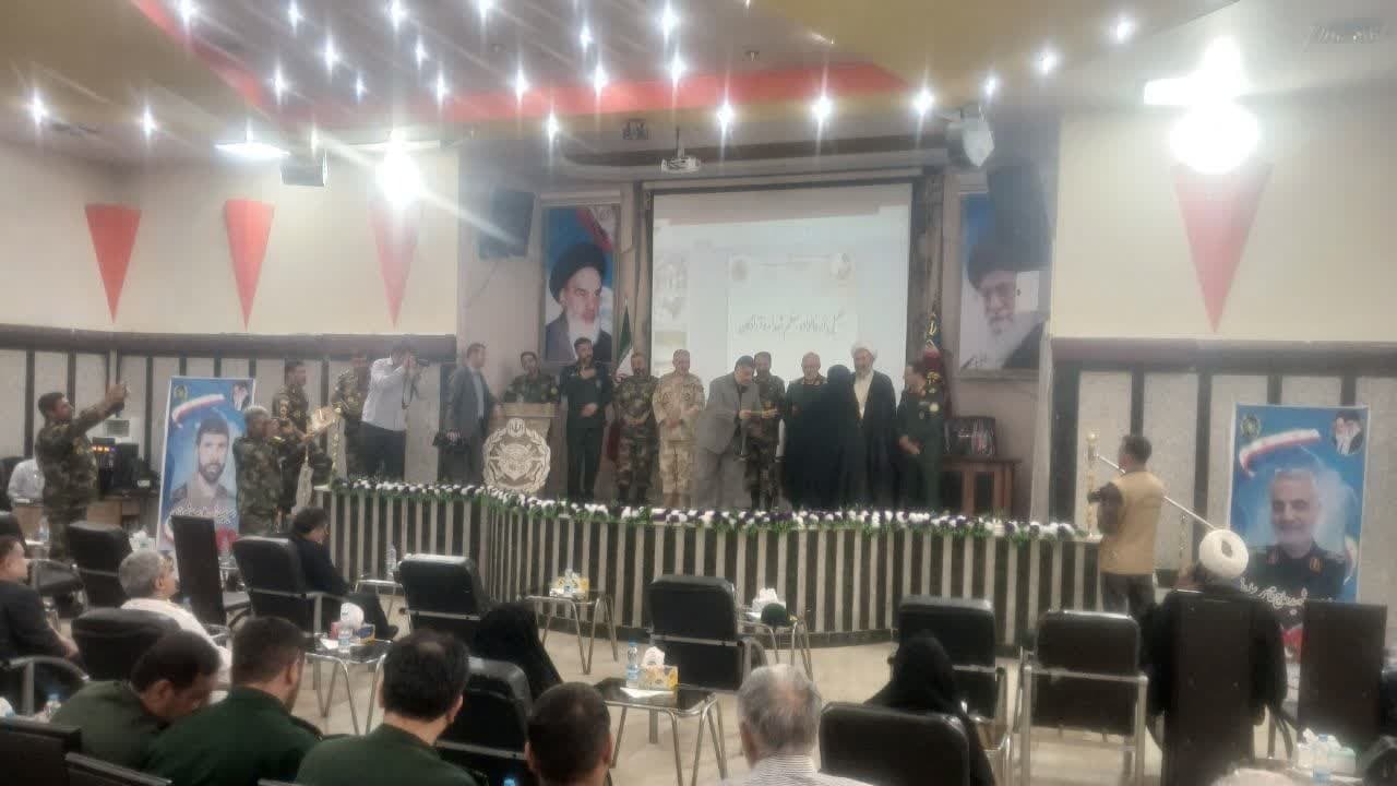 آزادگان نمادعزت، سربلندی وپایداری نظام هستند آزادگان نمادعزت، سربلندی وپایداری نظام هستند