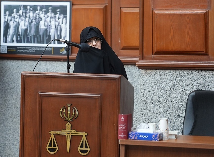 درخواست نوه دکتر مصدق از دادگاه رسیدگی به پرونده کودتای ۲۸ مرداد درخواست نوه دکتر مصدق از دادگاه رسیدگی به پرونده کودتای ۲۸ مرداد