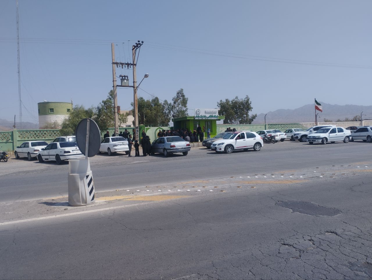 اعتراض اهالی روستای رباط پشت بادام به حفر چاه عمیق در نزدیکی روستا اعتراض اهالی روستای رباط پشت بادام به حفر چاه عمیق در نزدیکی روستا