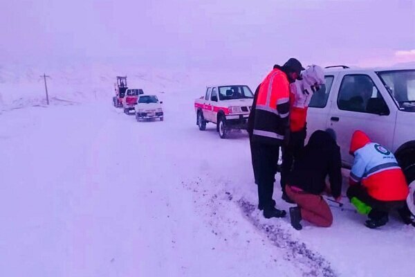 امداد رسانی به ۲ هزار گرفتار در برف