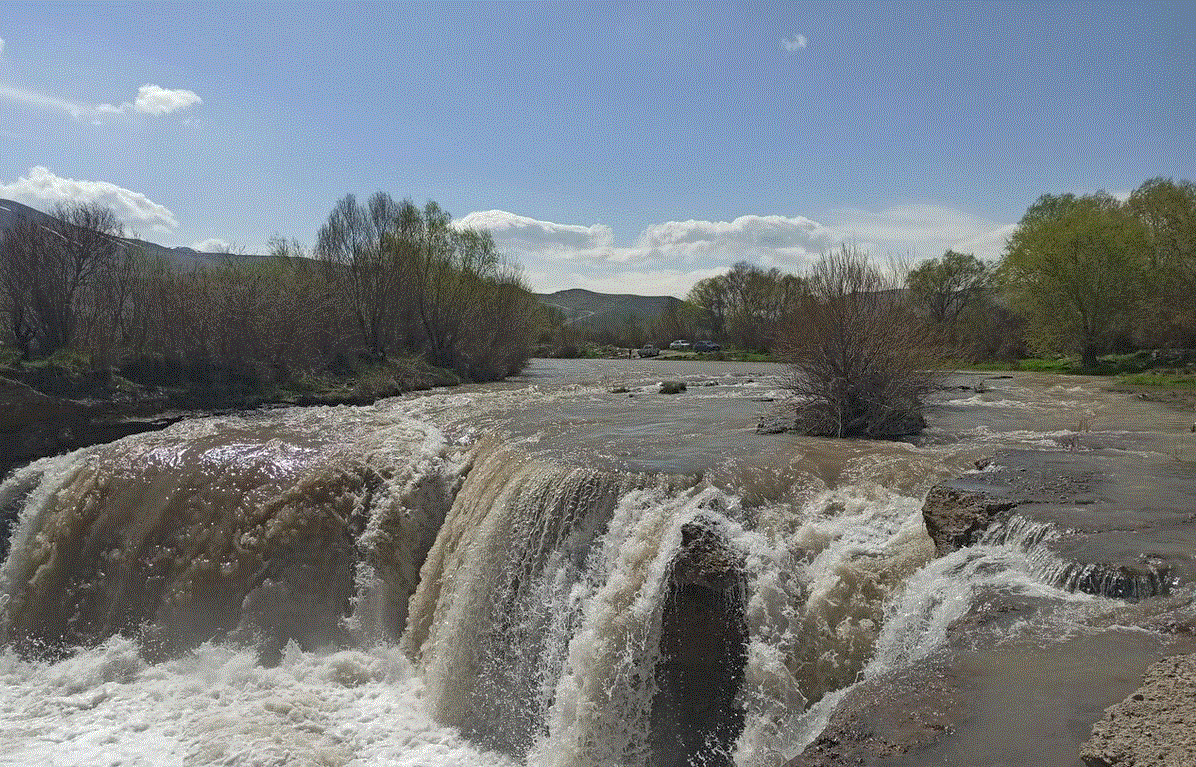 ارزیابی  وضعیت جریانات آب سطحی رودخانه باراندوز ارومیه