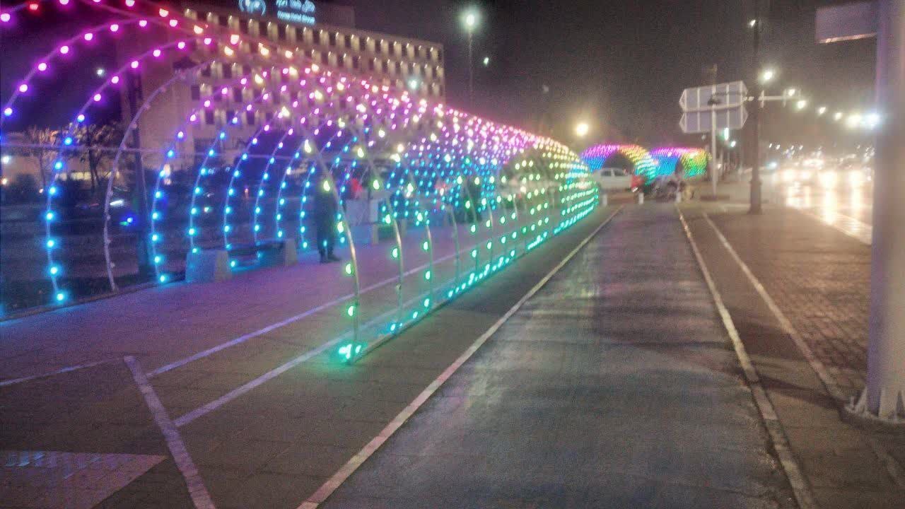 آذین‌بندی مشهد به مناسبت ولادت حضرت علی (ع) و روز پدر