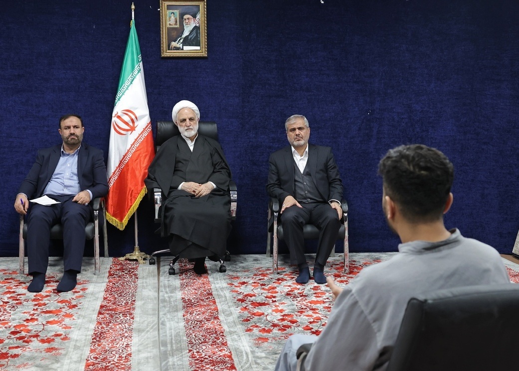 بازدید محسنی اژه ای از محل نگهداری متهمانِ اعمالِ تروریستی و آشوبگری