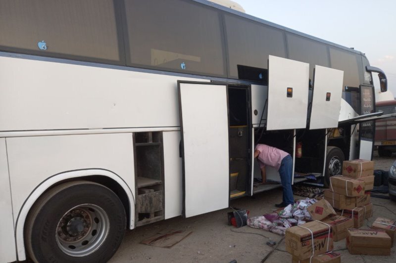 **اتوبوس حامل کالای قاچاق در توقیف پلیس