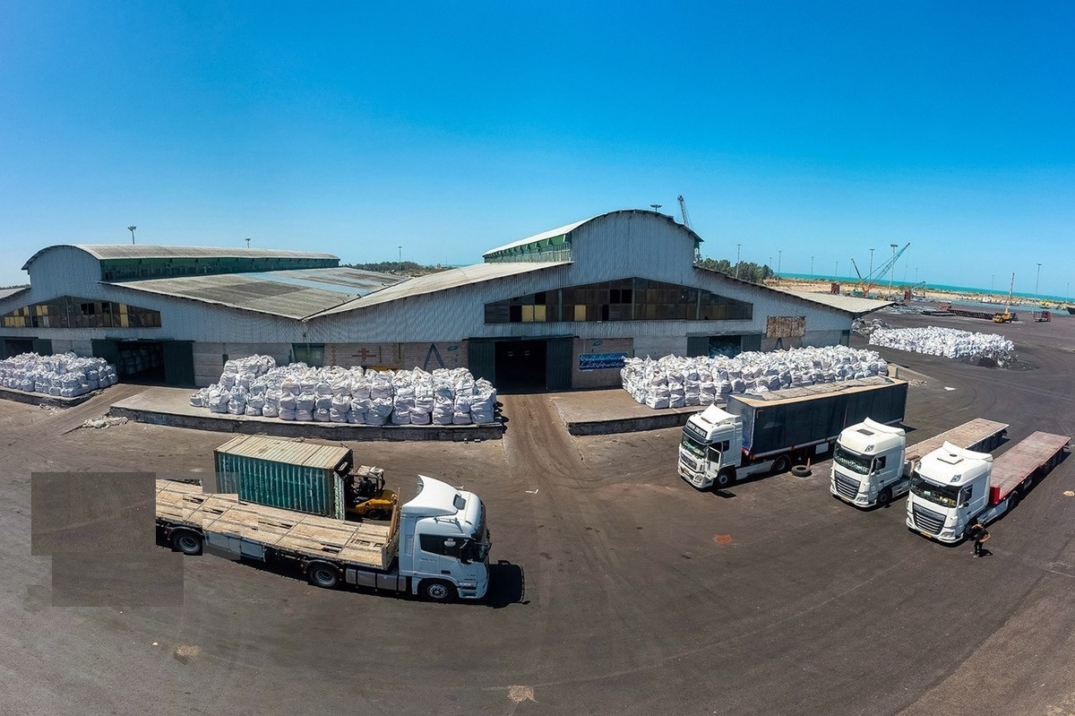 روزانه ۱۴ هزار تن روغن خوراکی و نهاده‌های دامی از بندر امیرآباد بهشهر تخلیه می‌شود