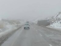 لغزندگی جاده های اصلی فارس بر اثر بارش برف و باران