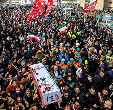 تشییع پیکر یک شهید اغتشاشات آمریکایی- صهیونی در مشهد