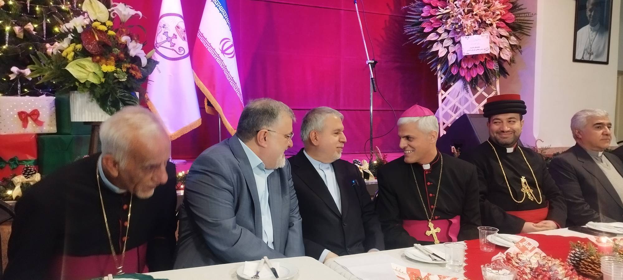 **حضور استاندار تهران و وزیر میراث فرهنگی و گردشگری در جمع مسیحیان // اختصاصی خبرنگار میز تهران