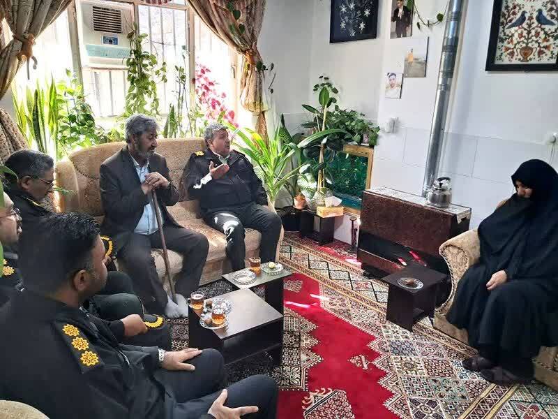 دیدار فرمانده انتظامی استان کرمان با خانواده شهید