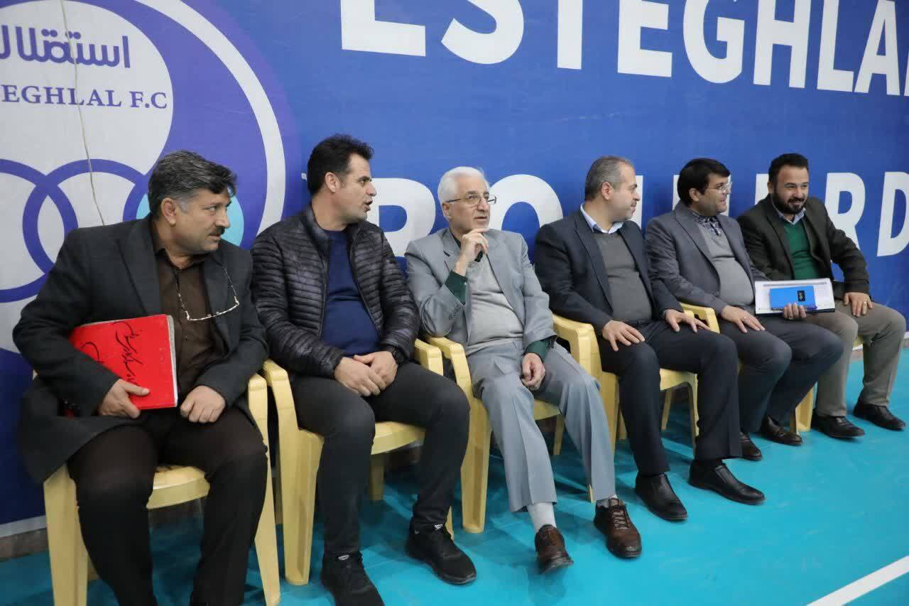 بازدید استاندار خراسان شمالی از تمرینات تیم والیبال استقلال بجنورد