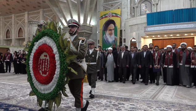 ** برگزاری تحلیف قضات دستگاه قضائی در حرم امام خمینی