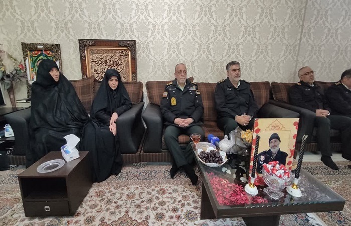 دیدار معاون هماهنگ‌کننده فراجا با خانواده شهید مدافع امنیت حق‌شناس