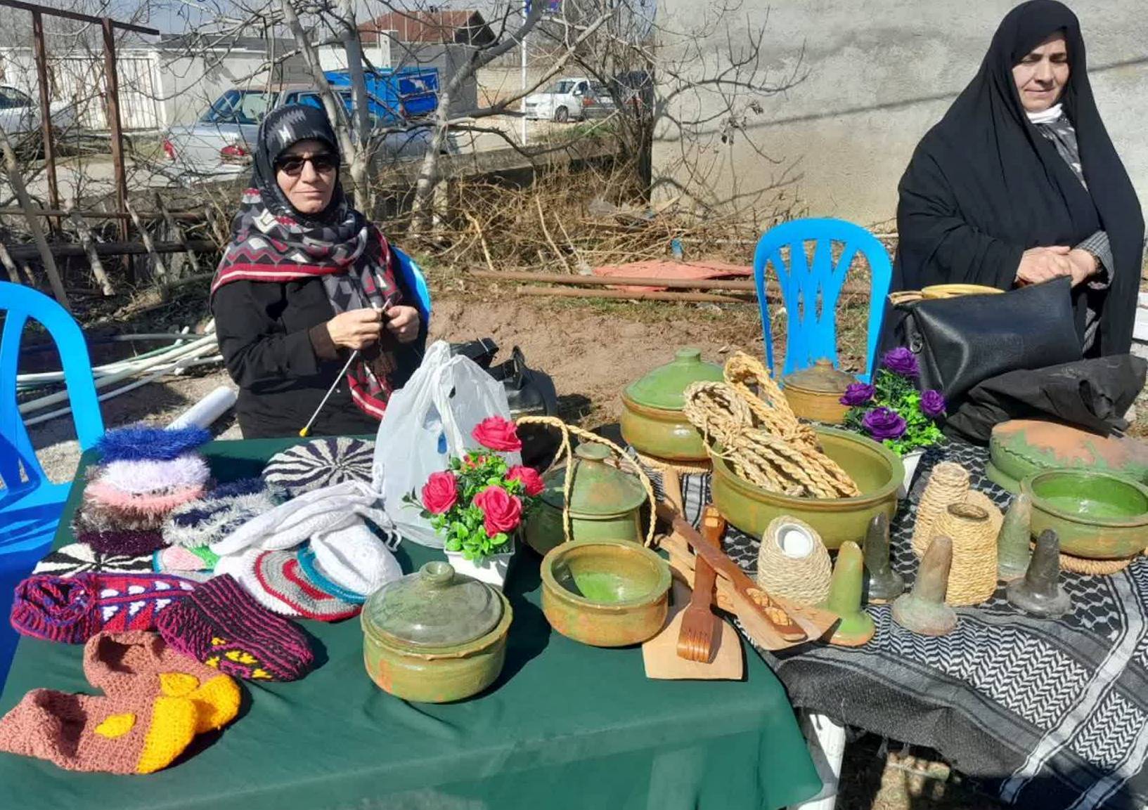 جشنواره بومی و محلی توانمندی‌های بانوان روستایی شهرستان رشت