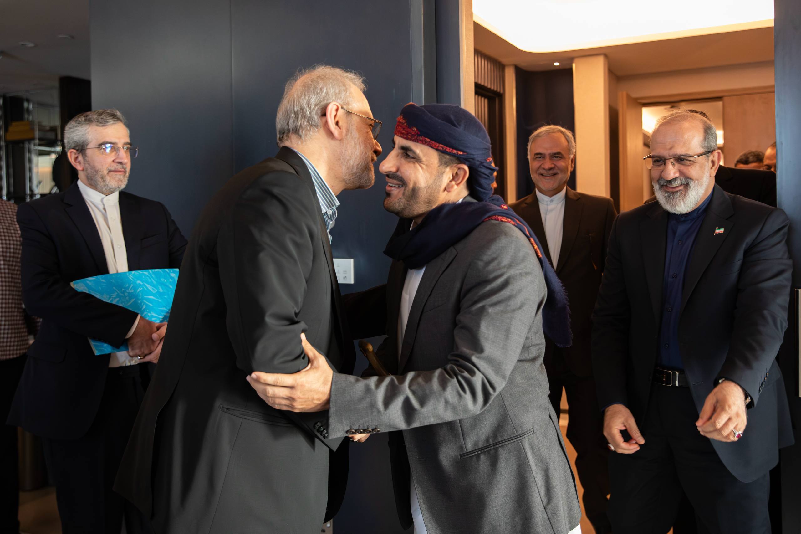 *** دیدار علی لاریجانی با سخنگوی انصارلله یمن