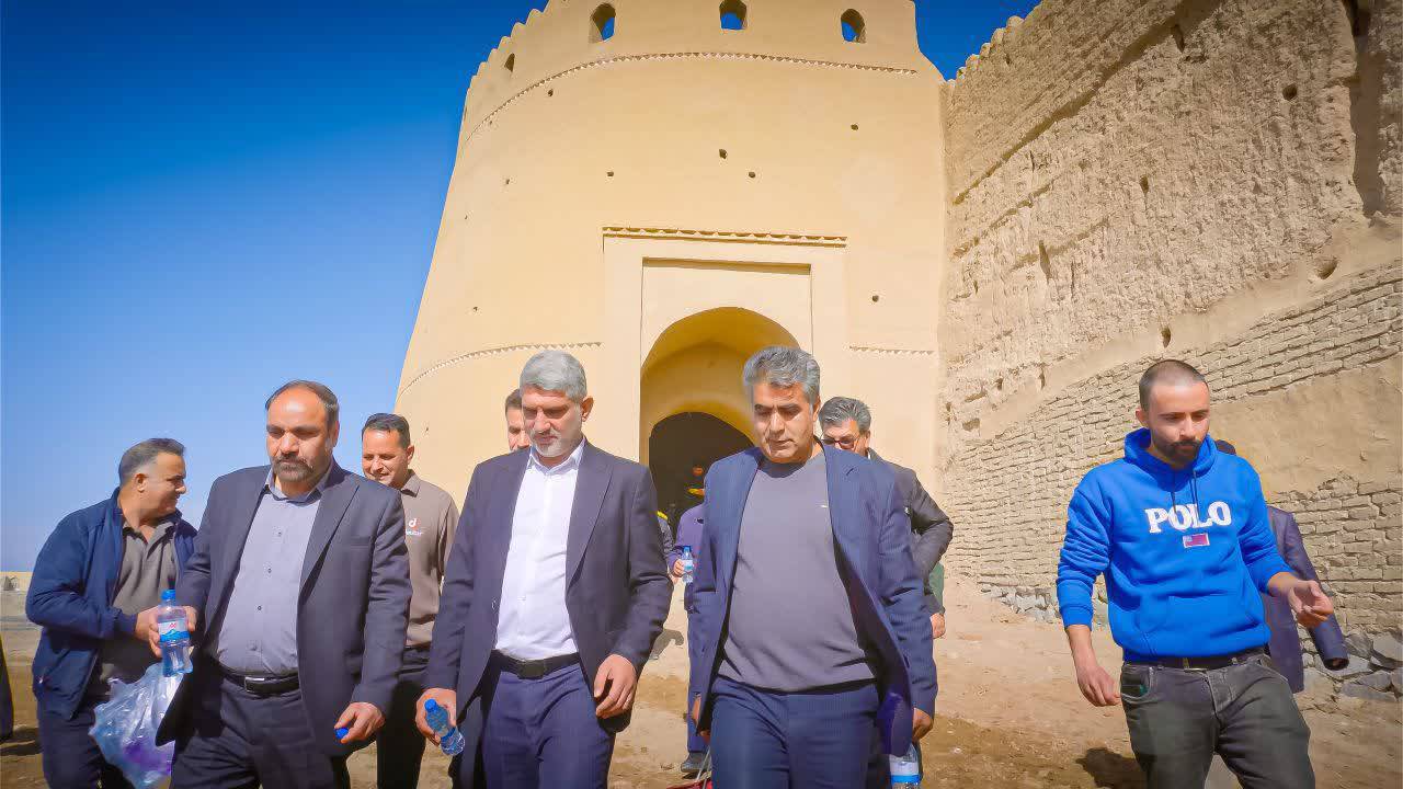 افتتاح و آغاز عملیات اجرایی ۱۳ طرح عمرانی و خدماتی در ورزنه