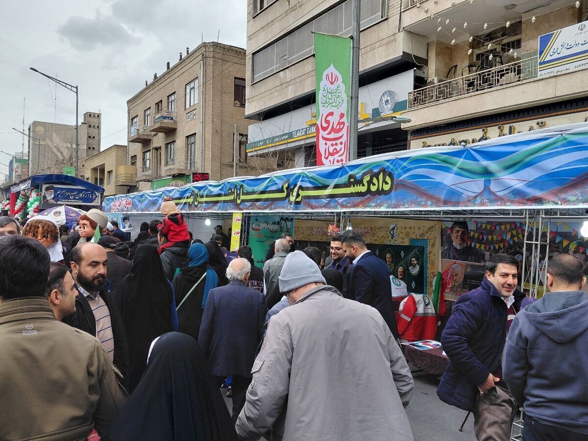 برپایی میز خدمت قضایی در راهپیمایی ۲۲ بهمن