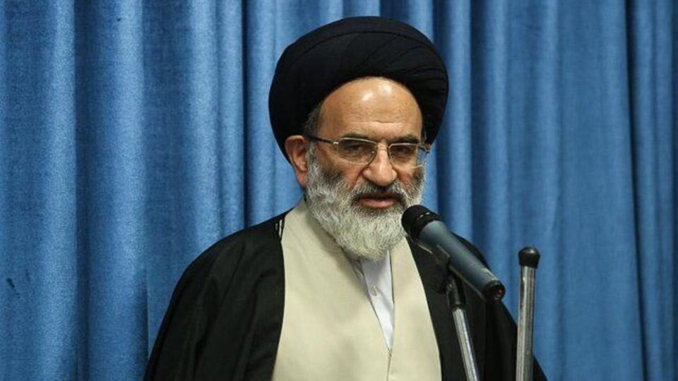 ملت ایران هیچگاه عقب نشینی نمی‌کند