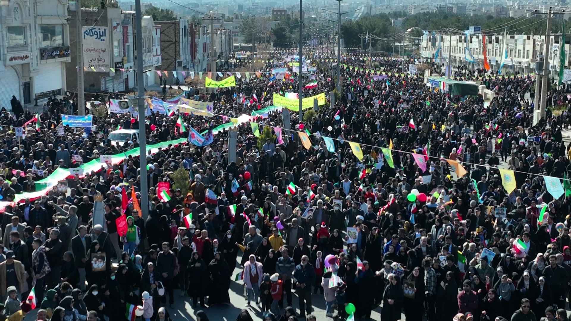 حضور باشکوه مردم در راهپیمایی ۲۲ بهمن، لبیک عملی به رهبر انقلاب