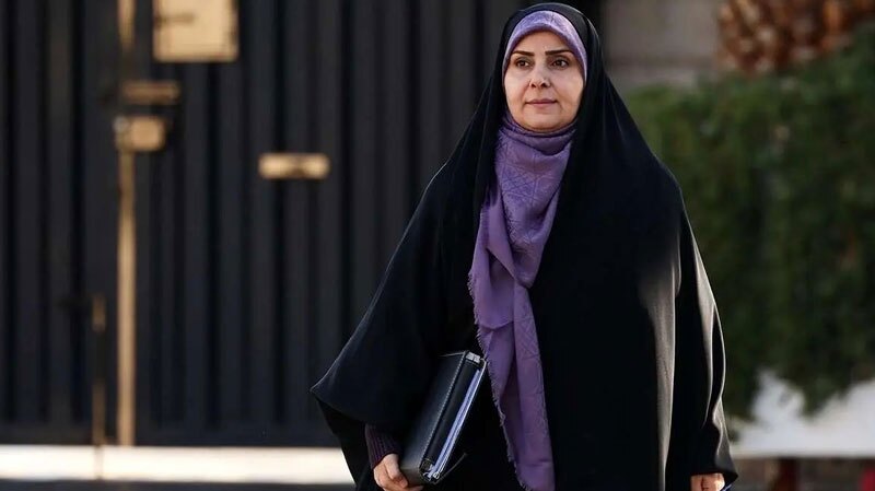 وزیر راه در صدر هیئت حمل‌ونقل ایران راهی استانبول شد