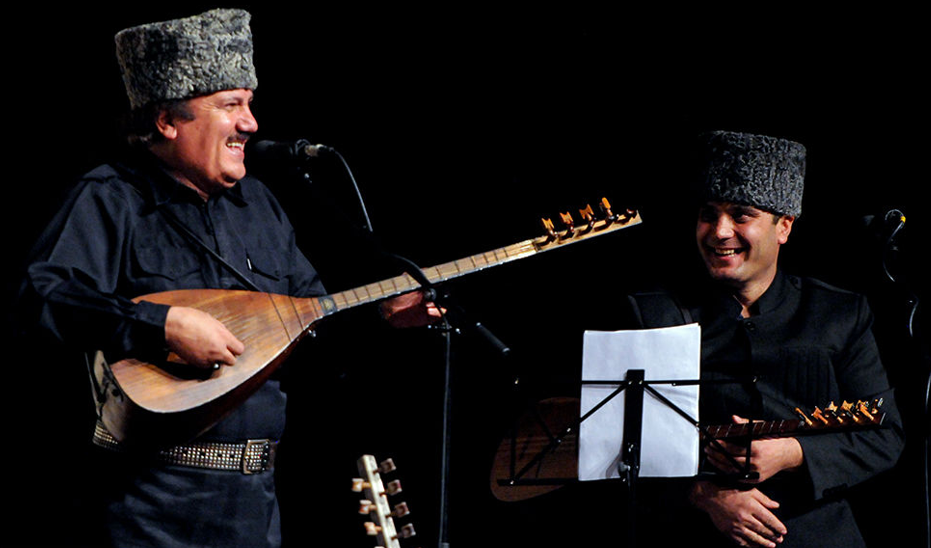 اجرای گروه‌های آذربایجانی و لُری در سومین روز جشنواره موسیقی فجر